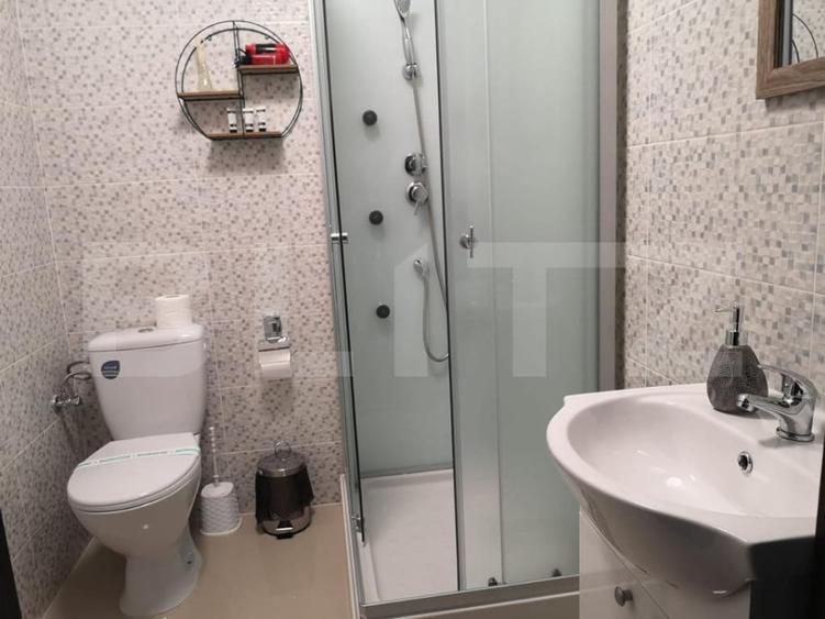 Casă cu 18 camere cu Canalizare în Copou