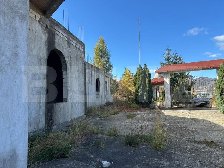 Spațiu comercial, de 1,300 mp, în 700