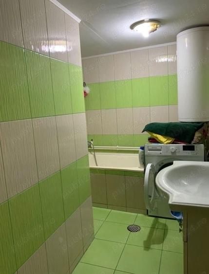 Casă cu 4 camere cu Teren 2417 Mp în Central
