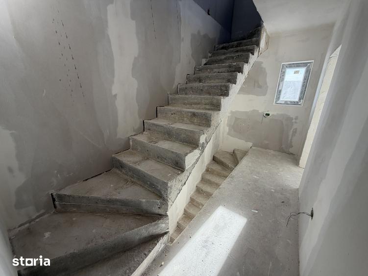Casă cu 4 camere cu Teren 250 Mp în Central