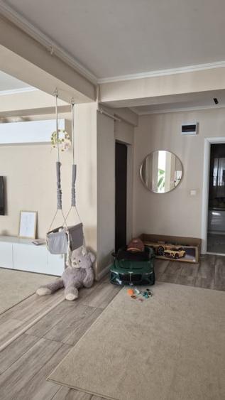Apartament cu 3 camere decomandat, mobilat în Central