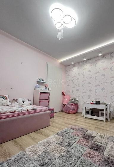 Apartament cu 3 camere semidecomandat, mobilat în Gării