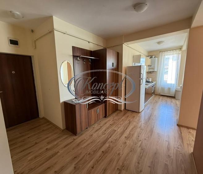 Apartament cu 4 camere semidecomandat, mobilat în Zorilor