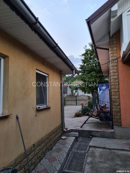 Casă cu 6 camere cu Teren 1100 Mp în Cozia