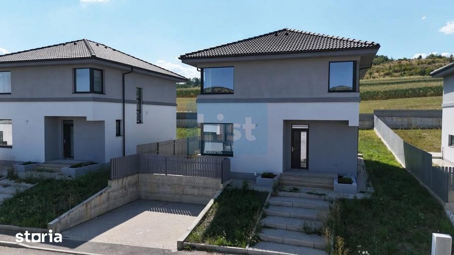 Casă cu 5 camere cu Teren 500 Mp în Baciu