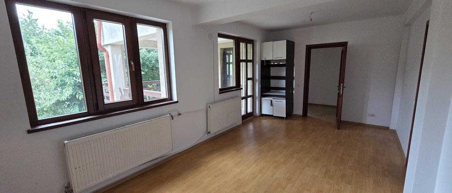 Casă cu 4 camere decomandat cu Teren 1318 Mp în Bucium