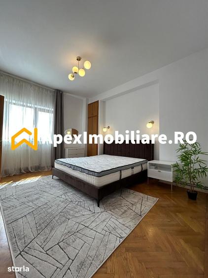 Apartament cu 3 camere semidecomandat în Eminescu