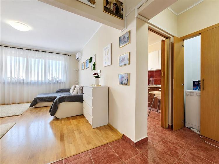 Apartament cu 2 camere decomandat în Sânmartin