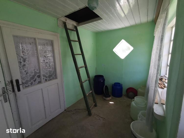 Casă cu 2 camere cu Teren 1170 Mp în Central