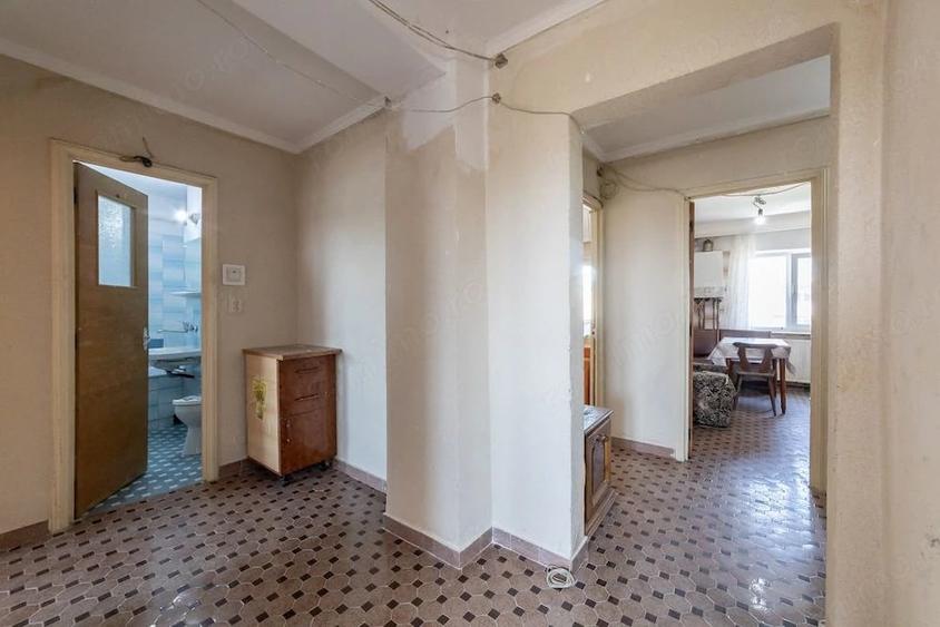 Apartament cu 3 camere decomandat în Găvana