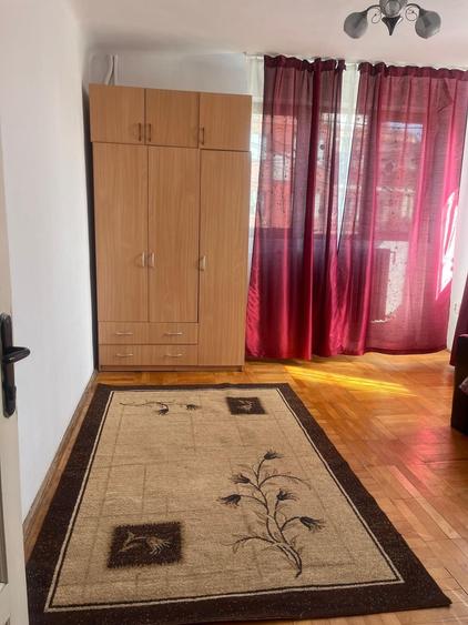 Apartament cu 2 camere decomandat în Exterior Vest