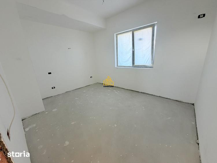 Casă cu 4 camere cu Teren 400 Mp în Domnești