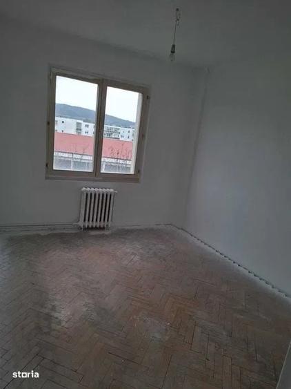 Apartament cu 3 camere în Unirii