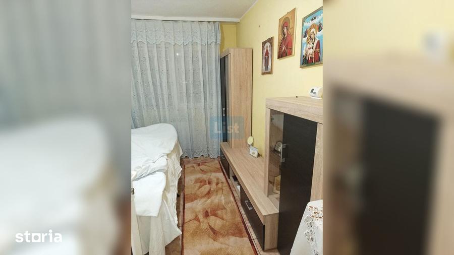 Apartament cu 4 camere decomandat în Micro 40