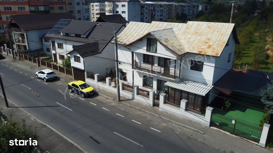Casă cu 4 camere cu Teren 50 Mp în Central