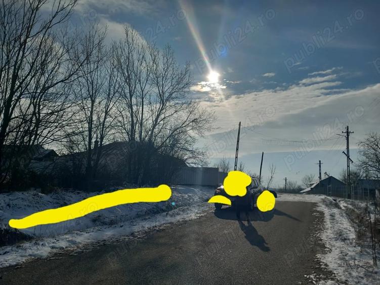 Teren de 2400 mp, în Oporelu