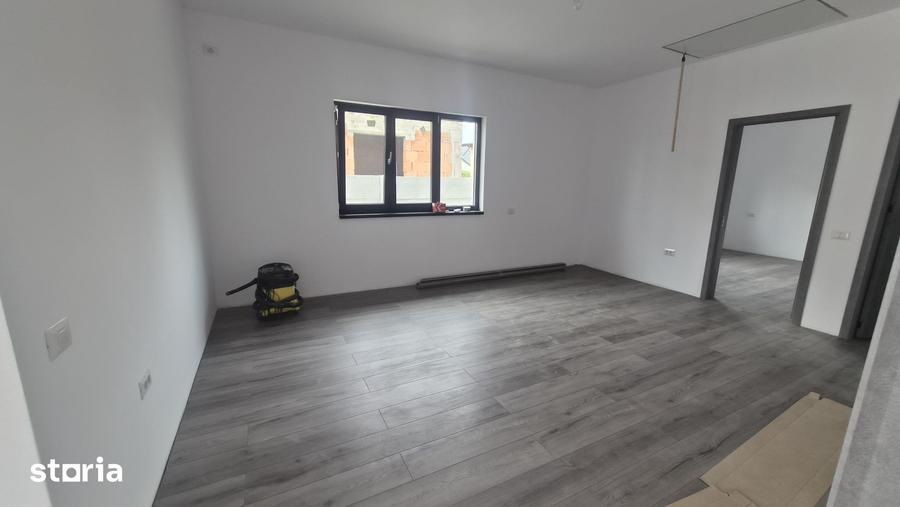 Casă cu 3 camere cu Teren 280 Mp în Dobroești
