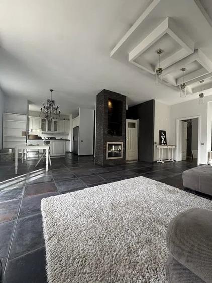 Apartament cu 3 camere decomandat, mobilat în Iancu Nicolae