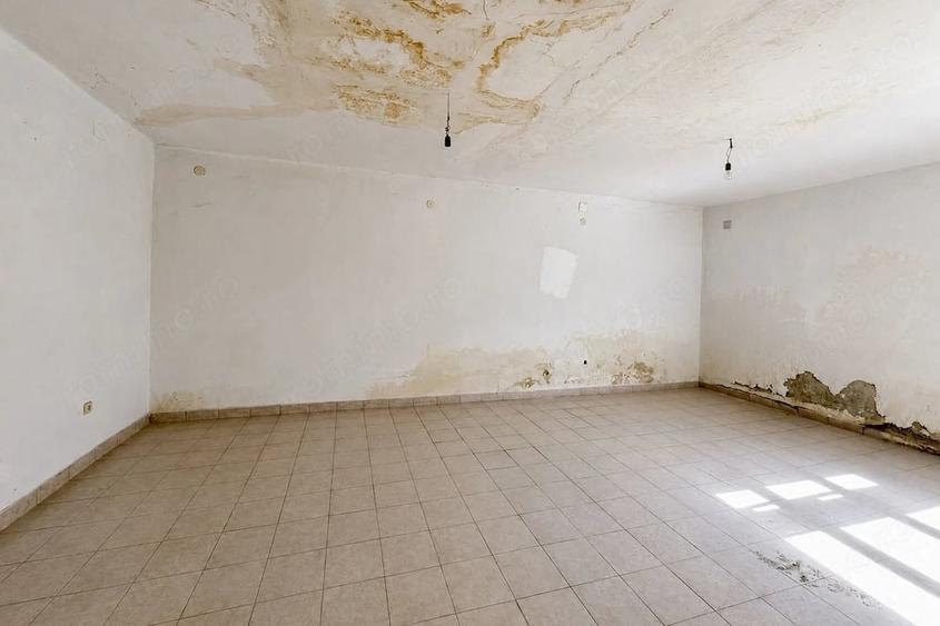 Casă cu 7 camere cu Teren 464 Mp în Pârneava