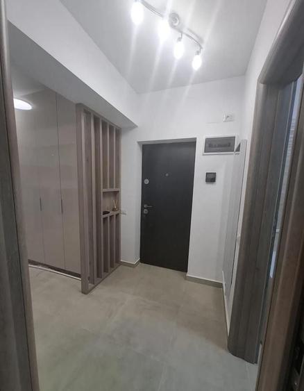 Apartament cu 2 camere semidecomandat, mobilat în Apărătorii Patriei