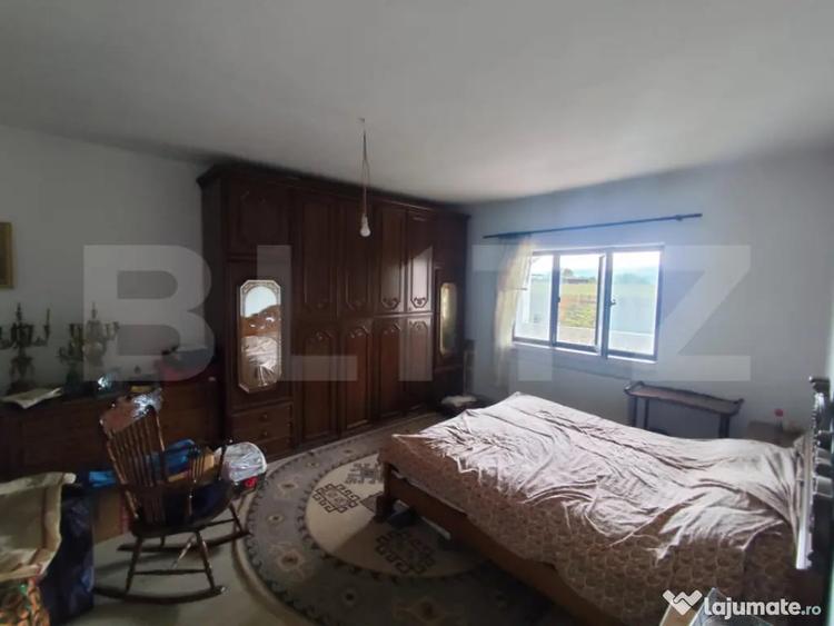 Casă cu 5 camere cu Teren 1140 Mp în Tomești