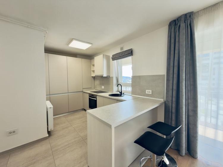Apartament cu 2 camere semidecomandat în Tractorul