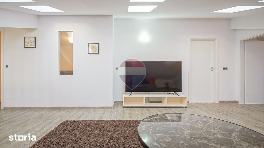 Apartament cu 6 camere în Central