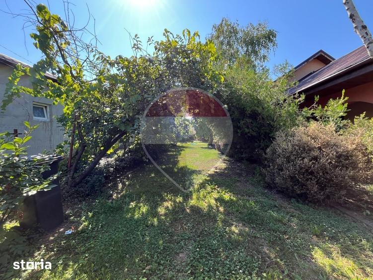 Casă cu 6 camere cu Teren 2800 Mp în Butimanu
