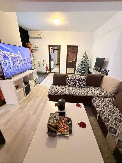 Apartament cu 2 camere decomandat în Dobroești
