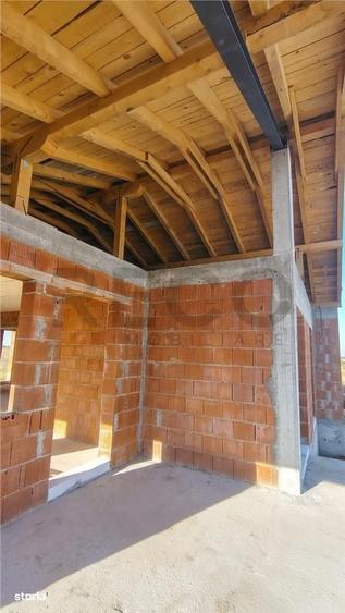 Casă cu 3 camere în Sântandrei