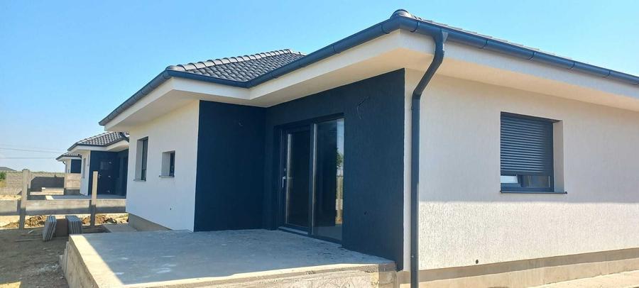 Casă cu 3 camere în Exterior Vest