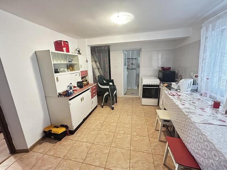 Casă cu 3 camere cu Canalizare în Cuculeasa