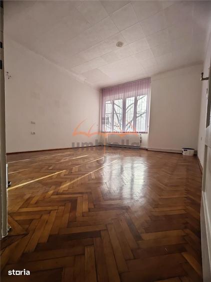 Apartament cu 3 camere în Gruia