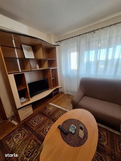 Apartament cu 2 camere semidecomandat în Podu Roș