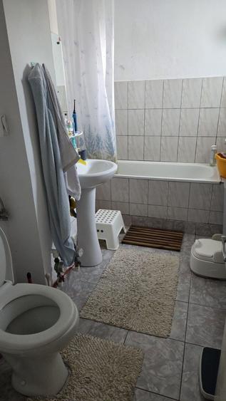Apartament cu 3 camere decomandat în Trivale