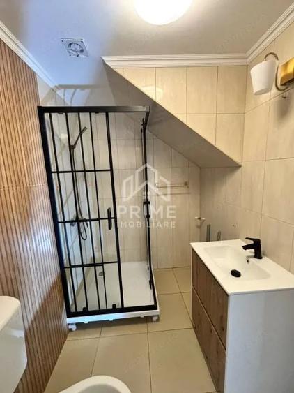Apartament cu 4 camere decomandat în Central
