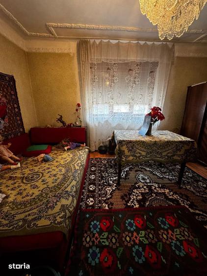 Casă cu 5 camere cu Teren 496 Mp în Sud