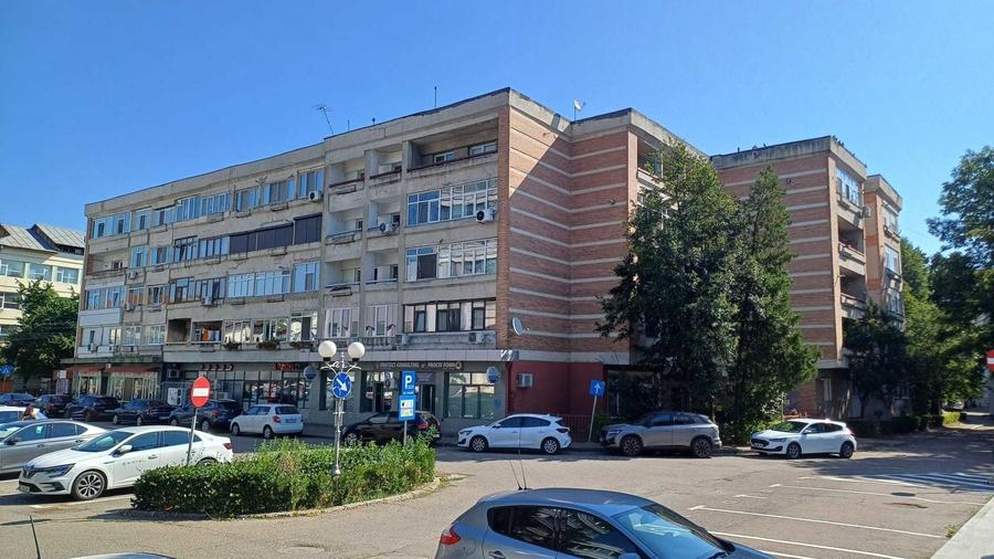 Apartament cu 2 camere semidecomandat în Ultracentral