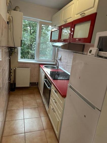 Apartament cu 2 camere semidecomandat, mobilat în Dacia