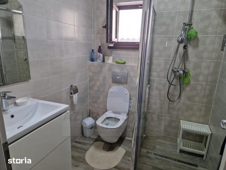 Casă cu 6 camere cu Teren 463 Mp în Central