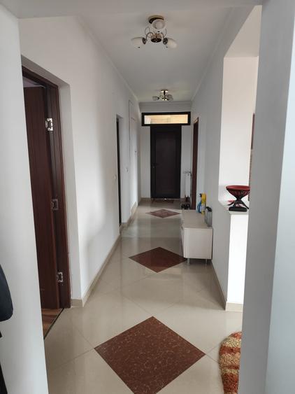 Casă individuală cu 5 camere cu Teren 1070 Mp în Dridu