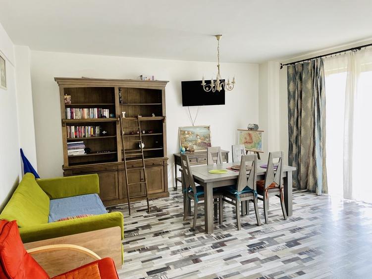 Apartament cu 3 camere decomandat, mobilat în Găvana