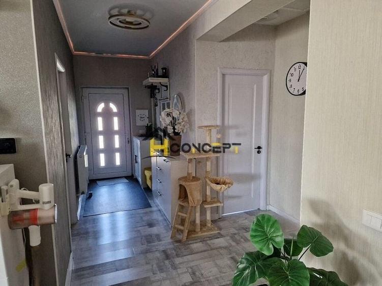 Casă individuală cu 3 camere cu Canalizare în Central