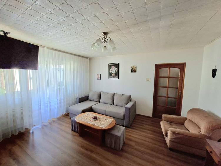 Proprietar, vand apartament 2 camere semidecomandat, Craiovita, 50 mp, etaj 4, centrala proprie, confort 1 - 3