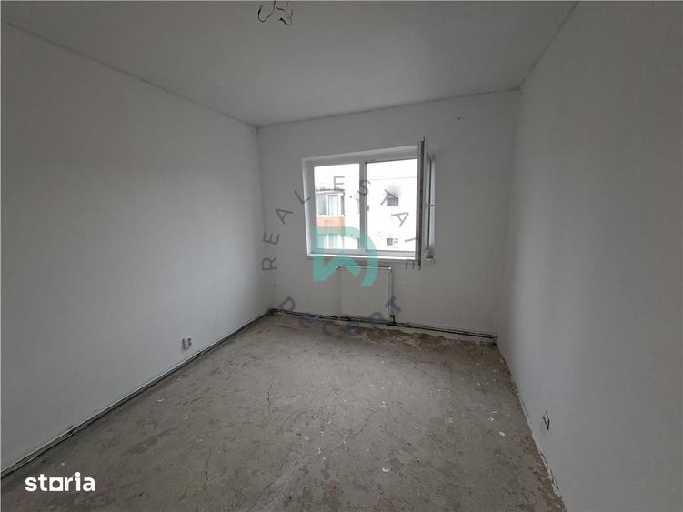 Apartament cu 4 camere în Centrul Civic