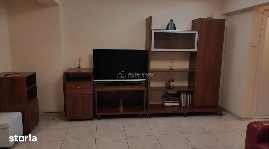 Apartament cu 3 camere în Romană