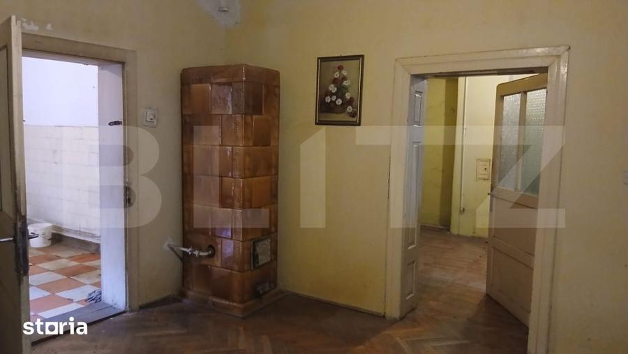 Casă cu 3 camere cu Teren 200 Mp în Central
