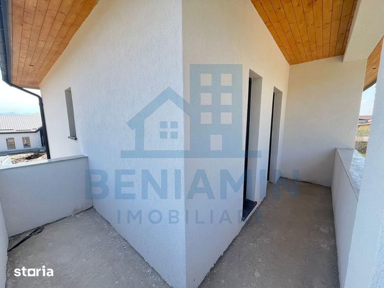 Casă cu 5 camere cu Teren 600 Mp în Sânpetru