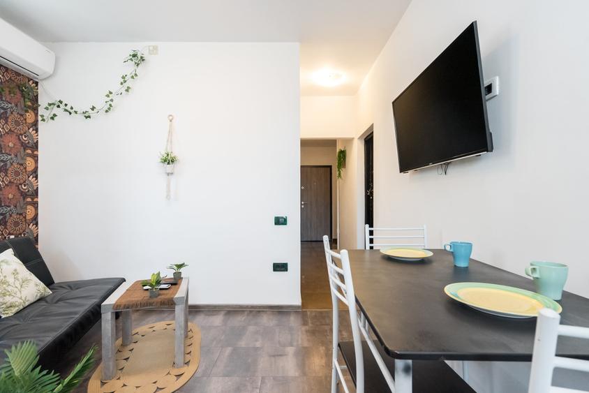 Apartament cu 2 camere semidecomandat, mobilat în P-ța Unirii