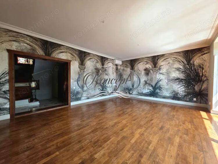 Casă cu 9 camere cu Teren 500 Mp în Gruia